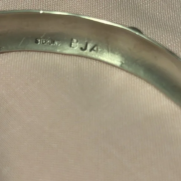 Kingman Turquoise Bangle - Picture 4 of 7